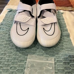 Women’s Nike cleats. Never used. Size 7.